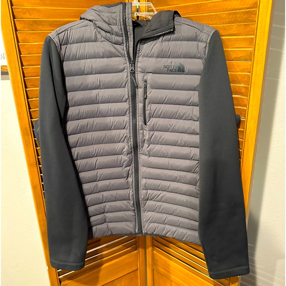 North Face men’s puffer jacket size medium